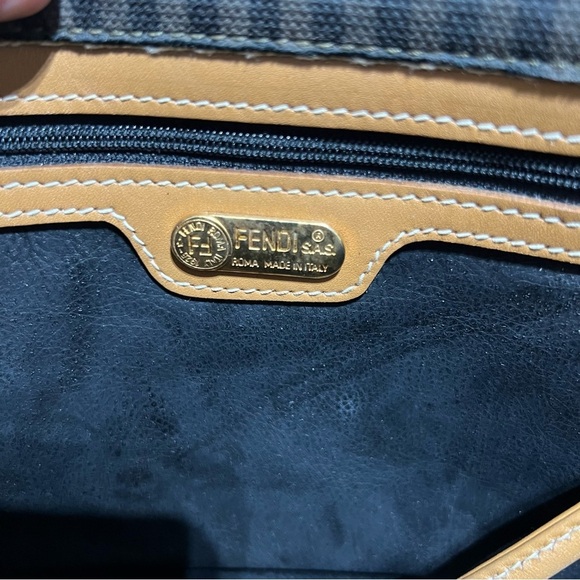 Fendi Vintage Roma Crossbody - Picture 11 of 12